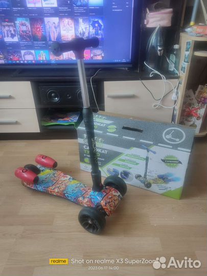 Самокат детский с звуковыми и световыми эффектами