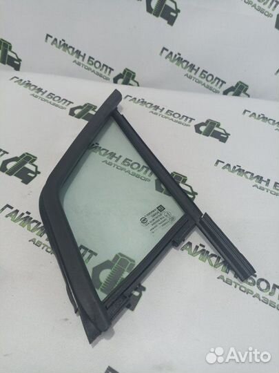 Стекло двери переднее правое Chevrolet Spark 3