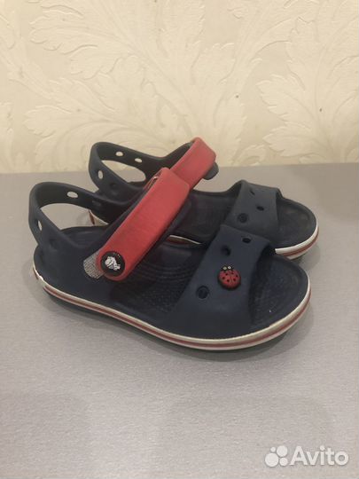 Сандалии crocs c8