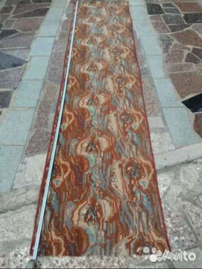 Ковер с ковровой дорожкой