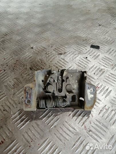 Замок капота передний Mitsubishi Lancer 10 CY2A