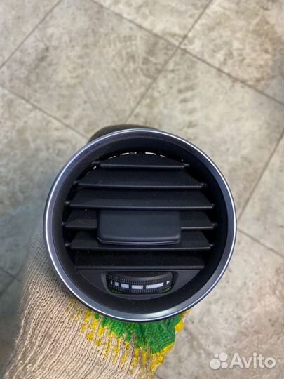 Воздуховод в торпедо передний правый Mercedes-Benz