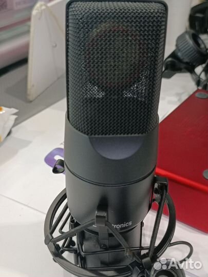 Звуковая карта focusrite scarlett 2i2 3rd gen