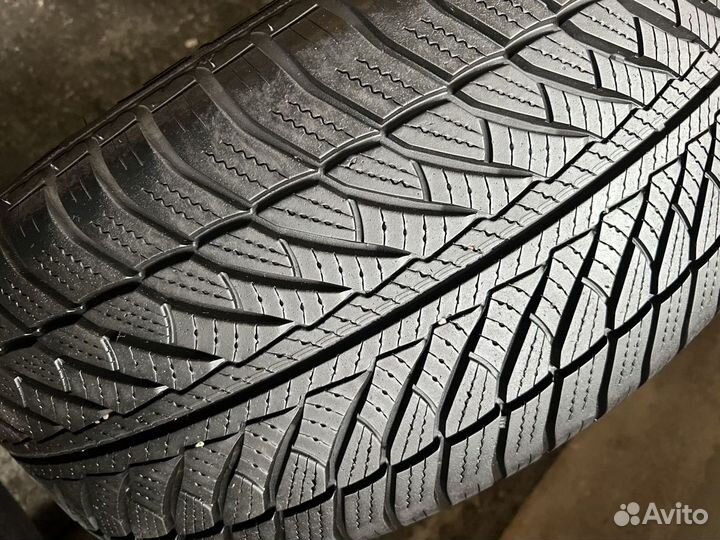 Goodyear UltraGrip Performance 255/50 R19