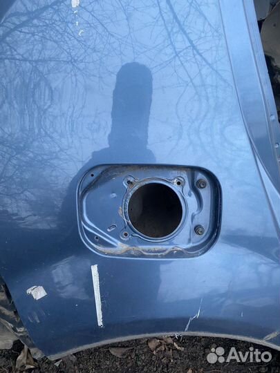 Задняя правая четверть renault sandero 1