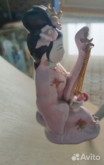 Статуэтка фарфоровая Гейша