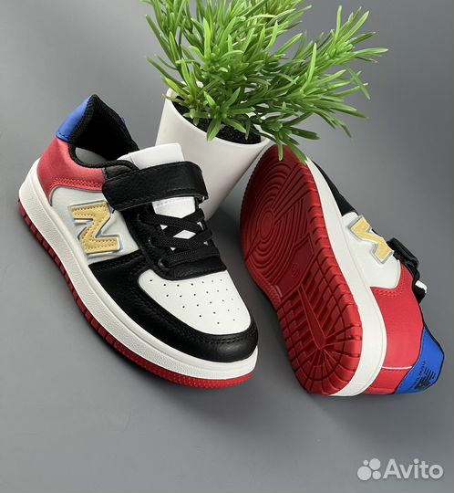 Кроссовки для девочки и мальчиков