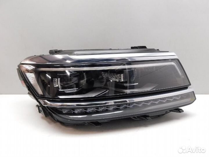 Фара правая Volkswagen Tiguan
