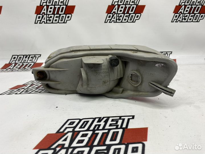 Фонарь противотуманный задний левый Lexus RX