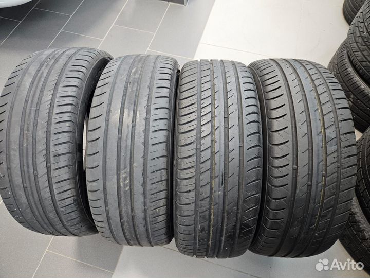 Viatti Strada Asimmetrico 215/55 R17 94V