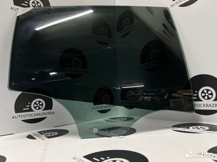 Стекло двери. заднее правое Bmw X6M E71 S63B44A