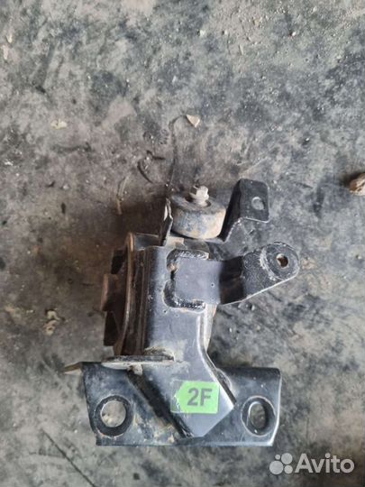 Опора тойота 2л