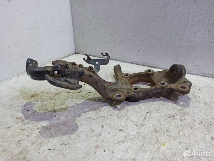 Кулак передний левый 400151LB0A