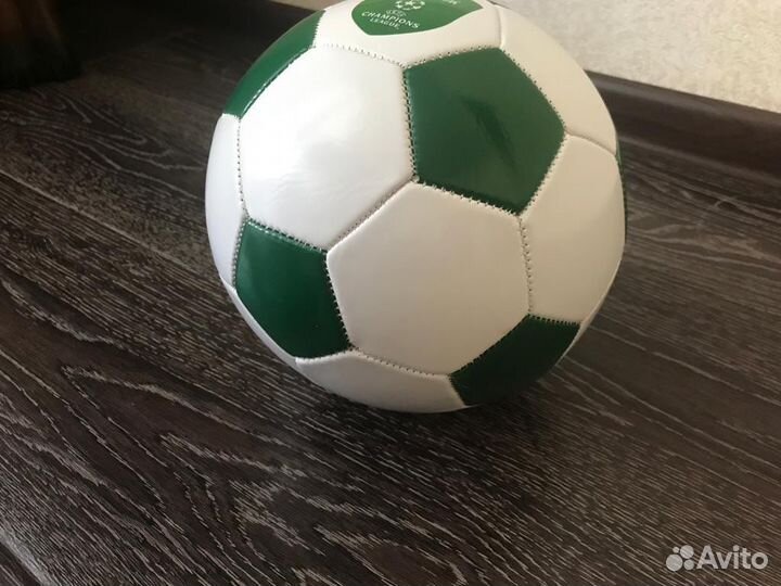 Футбольный мяч