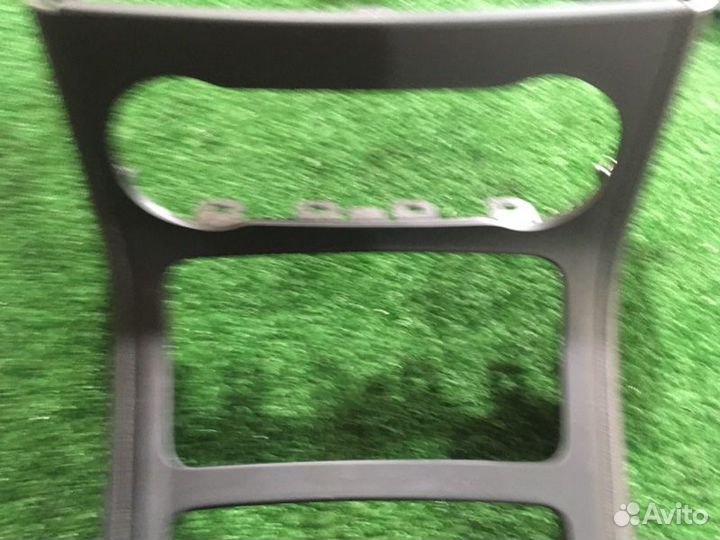 Консоль между сидений Mercedes-Benz B-Class W246