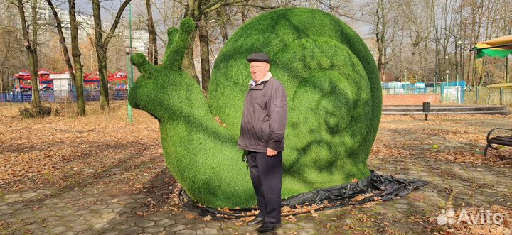 Парковые скамейки, топиары и фигуры, велопарковка