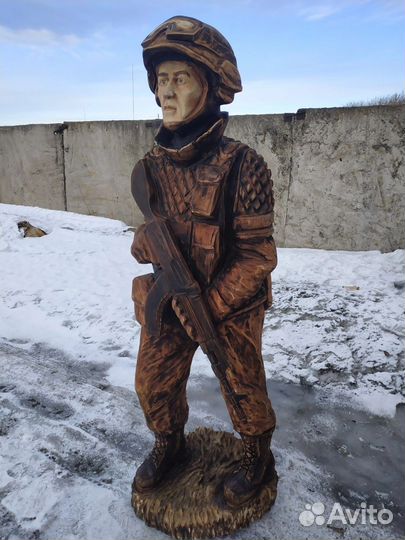 Скульптура из дерева/ручная работа