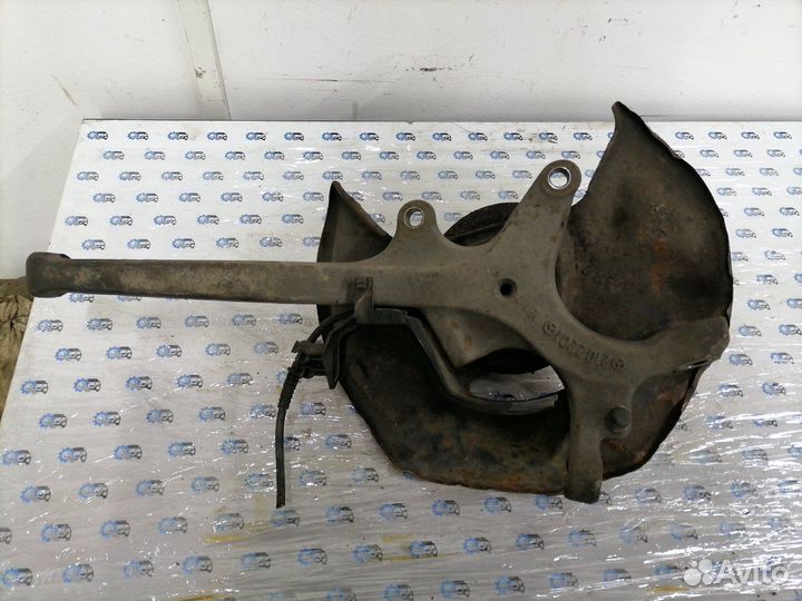 Кулак поворотный передний левый Mercedes W210