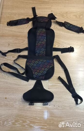 Бескаркасное детское автокресло