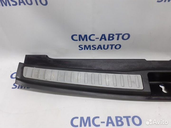 Накладка замка багажника Mercedes-Benz Ml W166