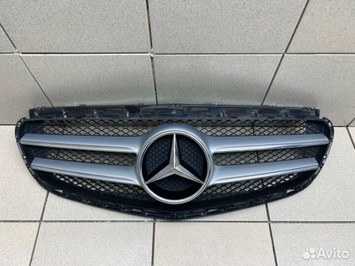 Решетка радиатора Mercedes Benz E-Class W212