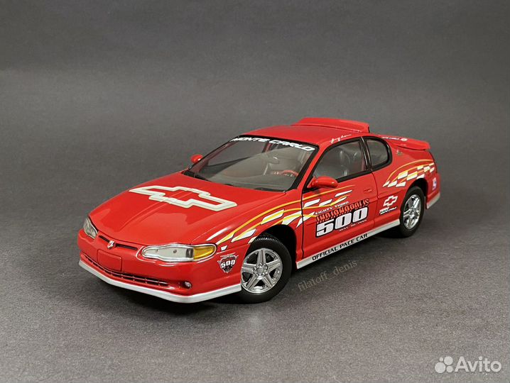 1/18 Chevrolet Monte Carlo 1999 (Sun Star)