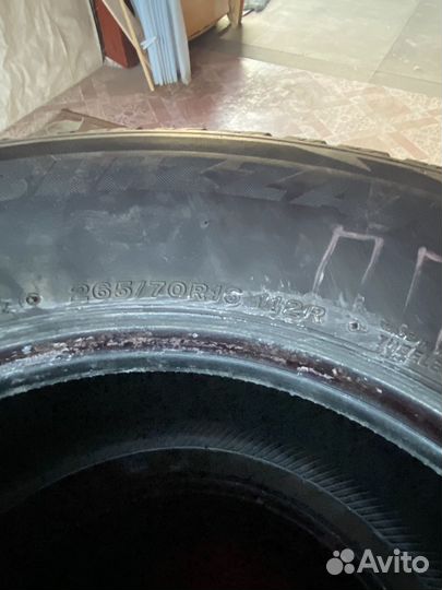 Bridgestone Blizzak DM-V2 265/70 R16