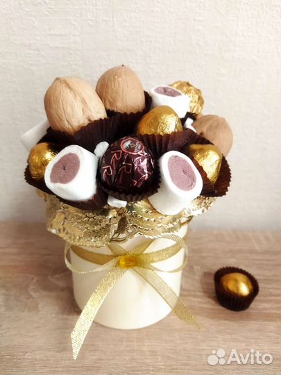 Подарочный набор, букет из орехов и шоколада