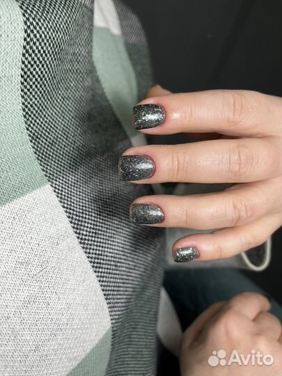 Модель на маникюр с покрытием гель лак