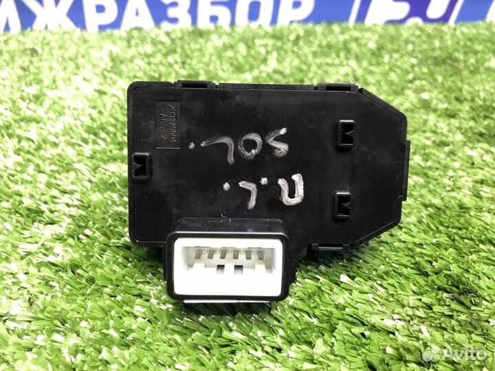 Переключатель регулировки зеркал Hyundai Solaris 2