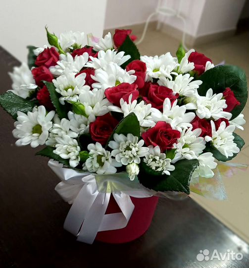 Композиция в коробке с Доставкой. Цветы по Уфе