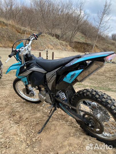 Кроссовый мотоцикл