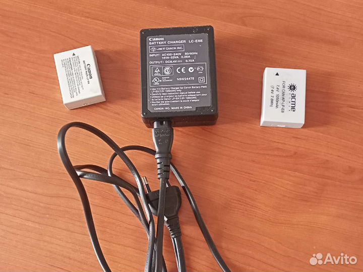 Зеркальный фотоаппарат Canon 550d