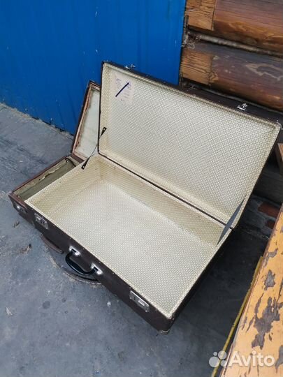 Чемодан старинный