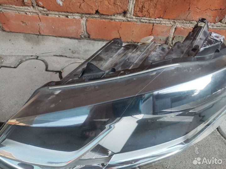 Передняя левая фара Фольксваген Поло 2020