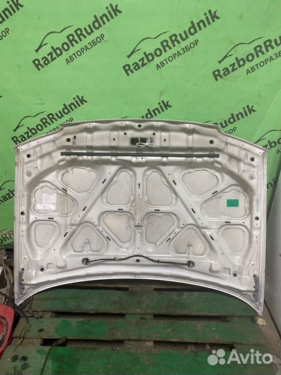 Капот Nissan Cube