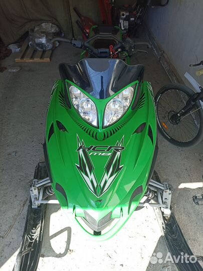 Продам снегоход Arctic Cat M8