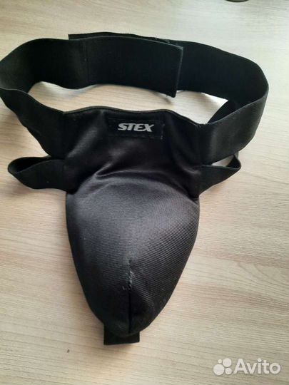 Хоккейная защита паха