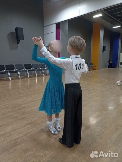 Костюм для спортивно бальных танцев