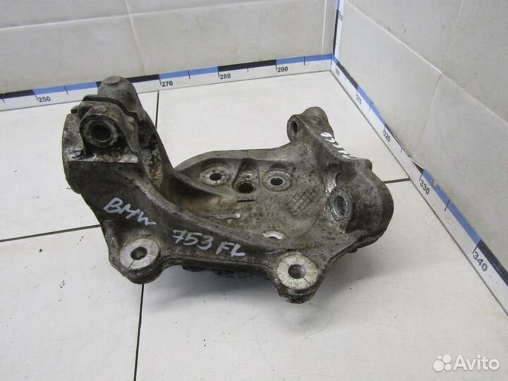 Кулак поворотный передний левый 1-серия E87/E81 20