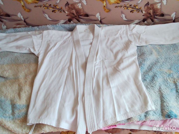 Кимоно для каратэ детское,ещё в подарок шоколадка