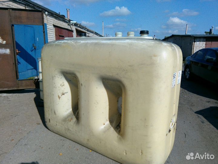 Емкость под воду 2000лит