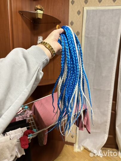 Косы из канеколона 50 см бело-голубые