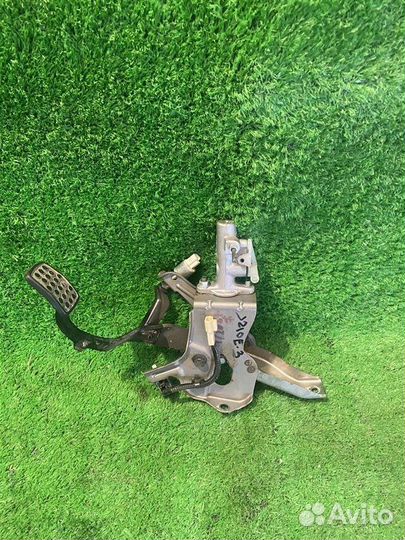 Педаль сцепления Toyota Rush J210E 3SZ-VE 2012