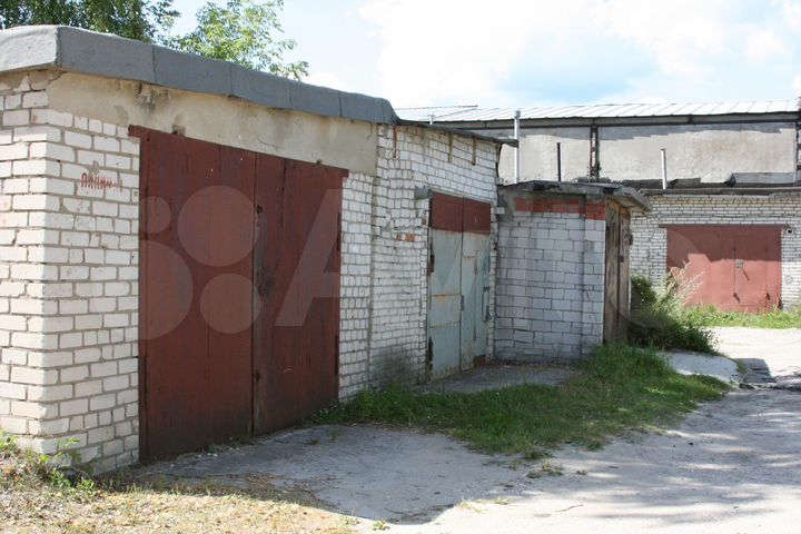 Гараж, > 30 м²
