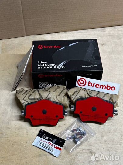 Колодки тормозные передние Brembo P06093