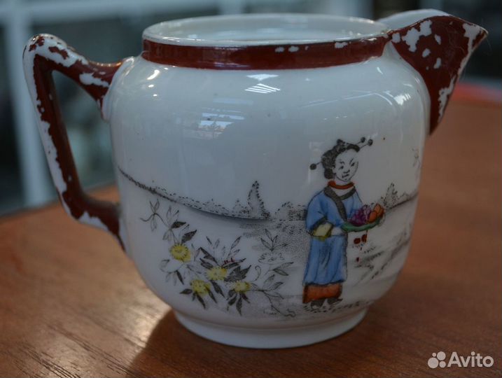 Фарфоровый молочник. (китайский сюжет)