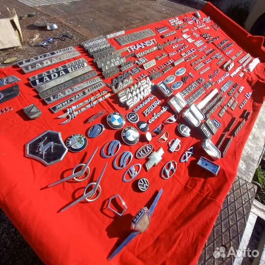 Эмблемы значки