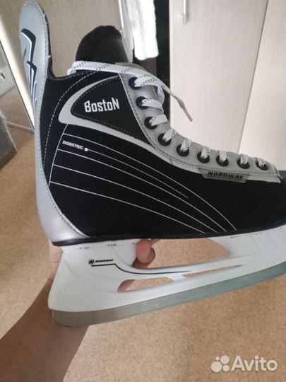 Коньки хоккейные