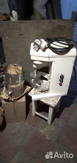 Миксер, машина взбивальная